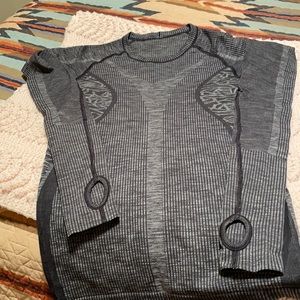 Lululemon Restless pullover with thumb holes.